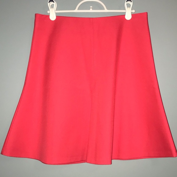 Ann Taylor LOFT Flippy Pull On Skirt Size Small - Picture 4 of 6